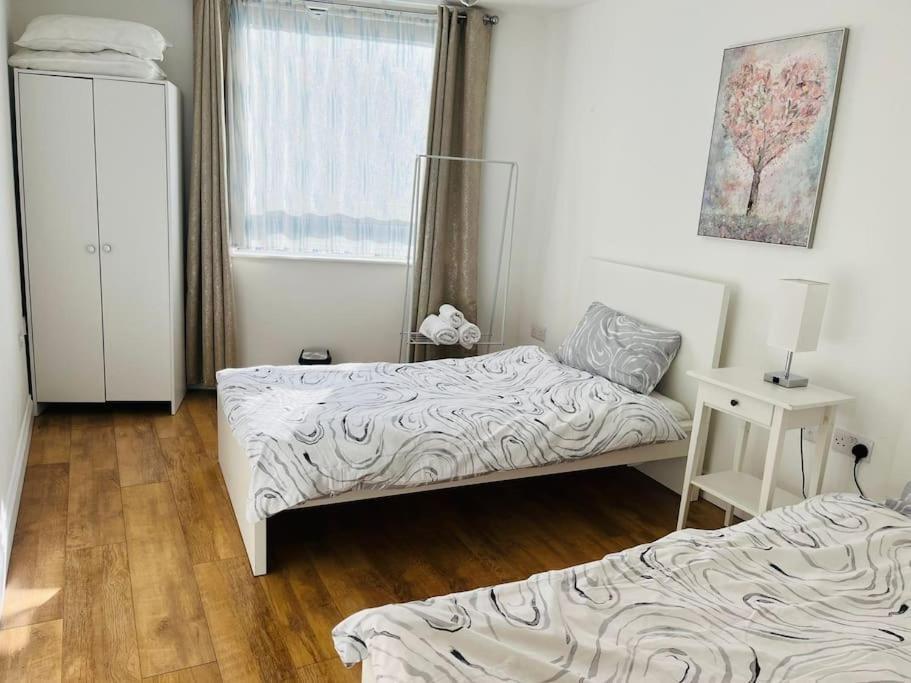 Bright And Calm Apartment - Watford Zewnętrze zdjęcie